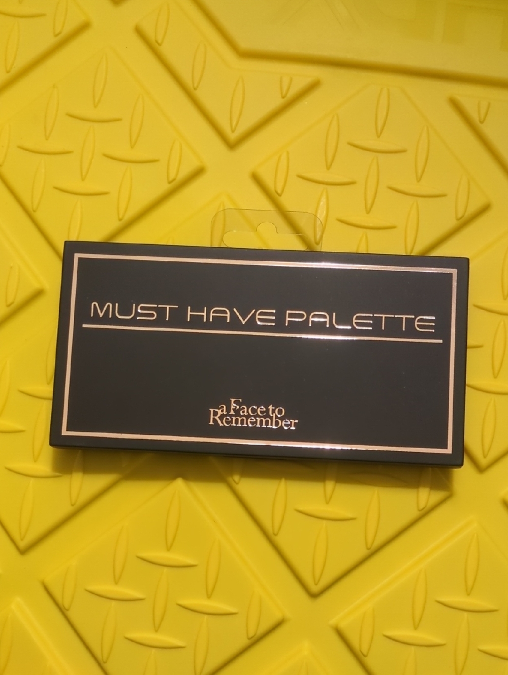 Must Have Palette - Black & Gold Eyeshadow Palette